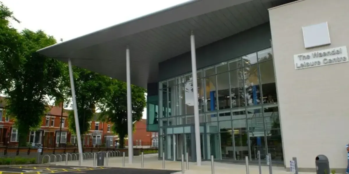 External view of Waendel Leisure Centre