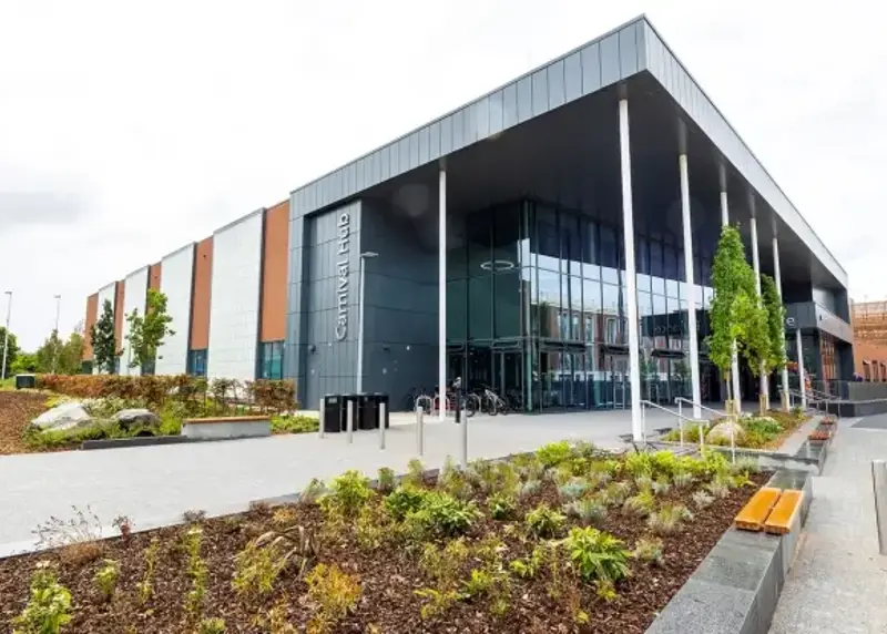 External view of Wokingham Leisure Centre